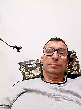 Snapshot of Anastasio33 chatting on October 4, 2025, 1:25 am Anastasio33 online show from October 4, 2025, 1:25 am