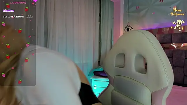 Snapshot of Candy_morgan412 chatting on October 29, 2025, 12:18 pm Candy morgan412 online show from October 29, 2025, 12:18 pm