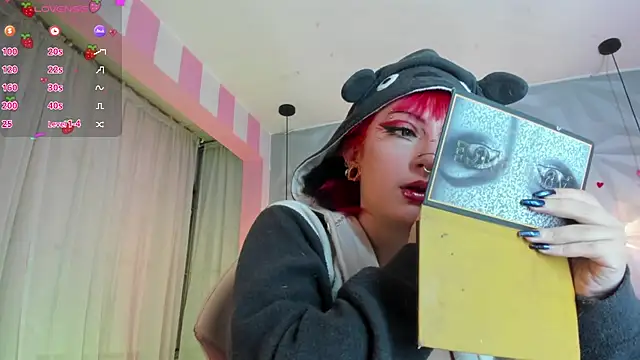 Snapshot of Candy_morgan412 chatting on November 28, 2025, 12:08 pm Candy morgan412 online show from November 28, 2025, 12:08 pm