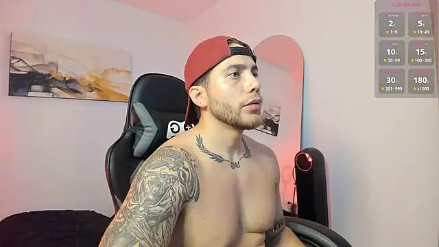 Snapshot of LucianSinclair chatting on December 4, 2024, 11:46 pm LucianSinclair online show from December 4, 2024, 11:46 pm