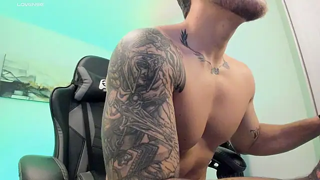 Snapshot of LucianSinclair chatting on March 7, 2025, 4:24 am LucianSinclair online show from March 7, 2025, 4:24 am