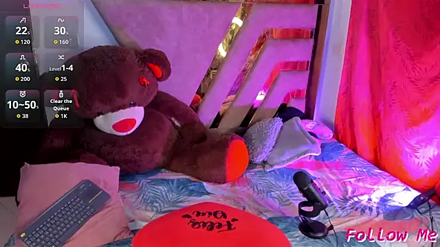 naatashamendozaa online show from September 10, 2025, 2:22 am