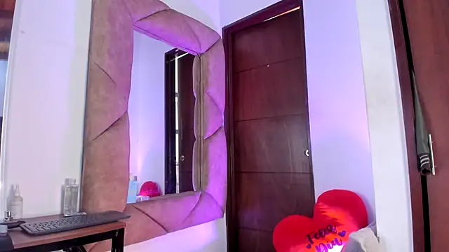 naatashamendozaa online show from September 25, 2025, 4:00 pm