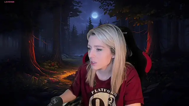 Snapshot of Lisaonthemoon chatting on December 5, 2024, 7:28 pm Lisaonthemoon online show from December 5, 2024, 7:28 pm