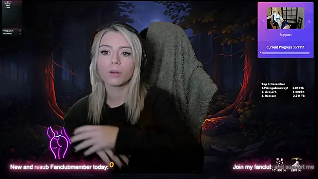 Snapshot of Lisaonthemoon chatting on December 15, 2024, 10:15 pm Lisaonthemoon online show from December 15, 2024, 10:15 pm