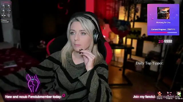 Snapshot of Lisaonthemoon chatting on December 18, 2024, 11:40 pm Lisaonthemoon online show from December 18, 2024, 11:40 pm