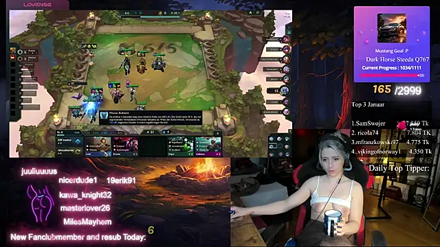 Snapshot of Lisaonthemoon chatting on January 30, 2025, 10:19 pm Lisaonthemoon online show from January 30, 2025, 10:19 pm