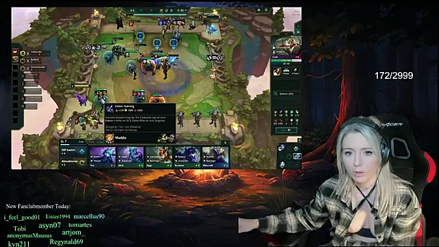 Snapshot of Lisaonthemoon chatting on February 3, 2025, 12:25 am Lisaonthemoon online show from February 3, 2025, 12:25 am