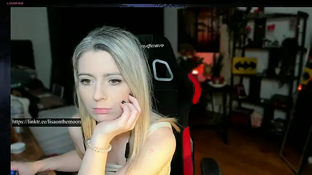 Snapshot of Lisaonthemoon chatting on March 6, 2025, 4:38 pm Lisaonthemoon online show from March 6, 2025, 4:38 pm