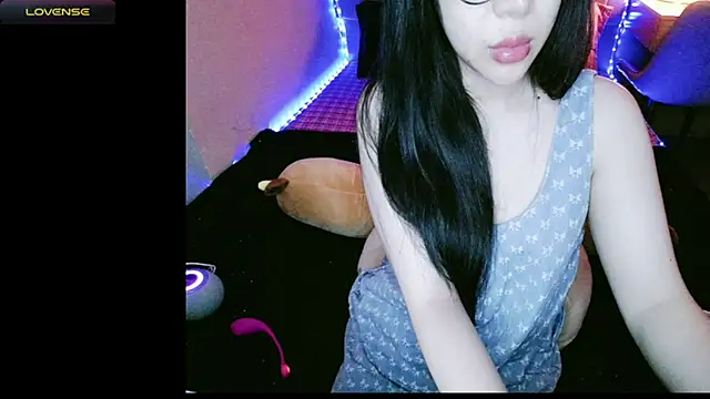 Snapshot of _Viviann_ chatting on September 23, 2025, 4:10 pm Viviann online show from September 23, 2025, 4:10 pm