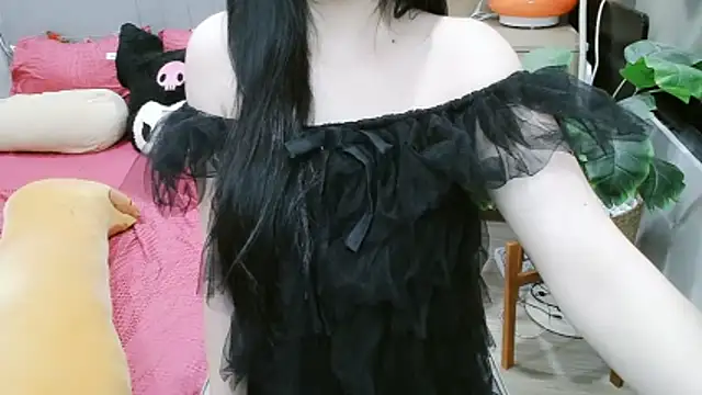 Snapshot of _Viviann_ chatting on November 28, 2025, 10:51 am Viviann online show from November 28, 2025, 10:51 am