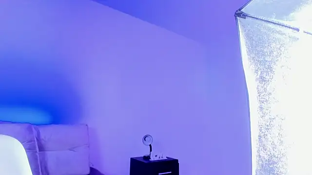 alicee smithh1 online show from September 26, 2025, 8:24 pm