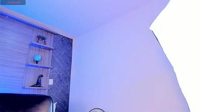 alicee smithh1 online show from September 27, 2025, 7:19 pm