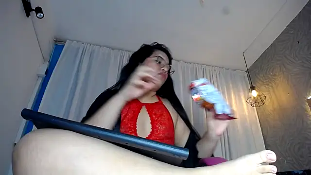 KEYRA-MILLER- online show from February 14, 2025, 7:17 am