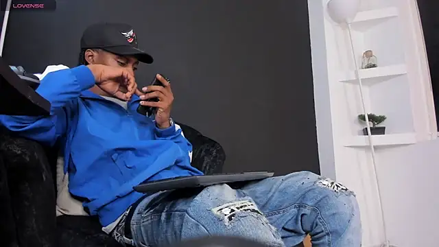 Snapshot of BRYXXXON1 chatting on January 15, 2025, 3:54 am BRYXXXON1 online show from January 15, 2025, 3:54 am