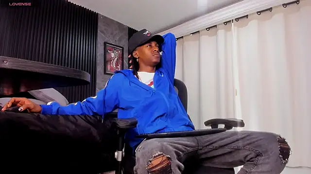 Snapshot of BRYXXXON1 chatting on January 28, 2025, 2:31 pm BRYXXXON1 online show from January 28, 2025, 2:31 pm