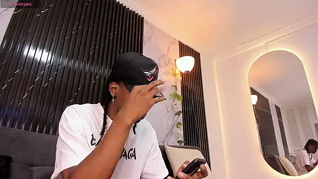 Snapshot of BRYXXXON1 chatting on February 4, 2025, 2:32 pm BRYXXXON1 online show from February 4, 2025, 2:32 pm