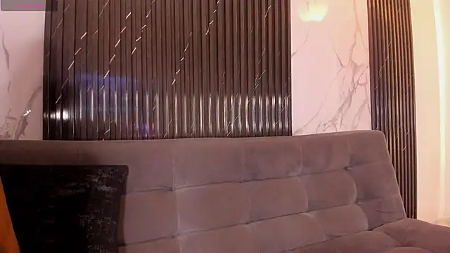 Snapshot of BRYXXXON1 chatting on February 8, 2025, 6:43 am BRYXXXON1 online show from February 8, 2025, 6:43 am