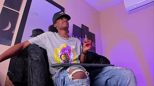 Snapshot of BRYXXXON1 chatting on February 28, 2025, 1:47 pm BRYXXXON1 online show from February 28, 2025, 1:47 pm