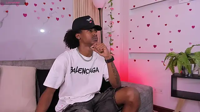 Snapshot of BRYXXXON1 chatting on March 3, 2025, 1:53 pm BRYXXXON1 online show from March 3, 2025, 1:53 pm