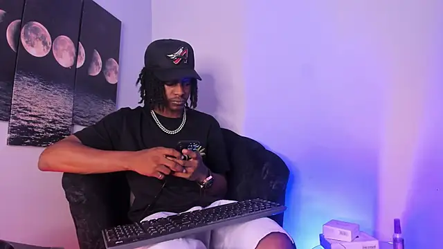 Snapshot of BRYXXXON1 chatting on September 8, 2025, 3:11 pm BRYXXXON1 online show from September 8, 2025, 3:11 pm