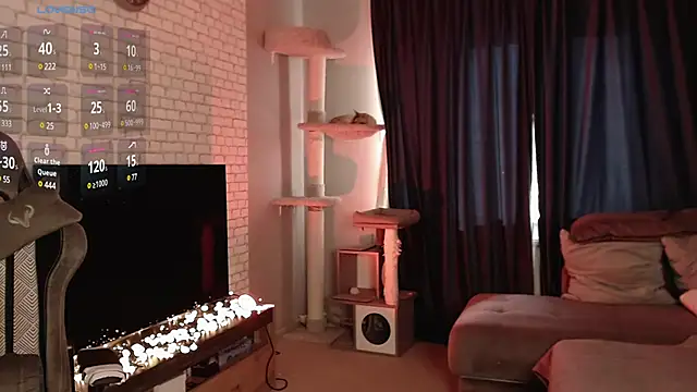 Snapshot of LeoPaulini chatting on March 17, 2025, 12:57 pm LeoPaulini online show from March 17, 2025, 12:57 pm