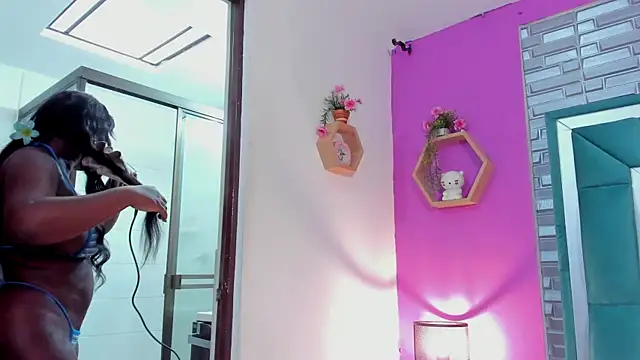 Snapshot of LORENSCOLLINS chatting on November 16, 2025, 2:44 pm LORENSCOLLINS online show from November 16, 2025, 2:44 pm