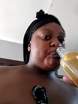 Snapshot of TheDoubleTrouble18xxx chatting on November 6, 2025, 6:36 am TheDoubleTrouble18xxx online show from November 6, 2025, 6:36 am