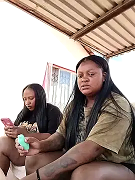 Snapshot of TheDoubleTrouble18xxx chatting on November 19, 2025, 10:59 am TheDoubleTrouble18xxx online show from November 19, 2025, 10:59 am