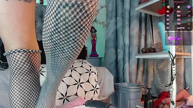 SaraMartins00 online show from December 4, 2024, 11:24 pm