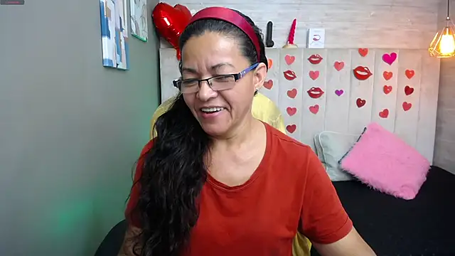 Snapshot of MaturePure chatting on March 13, 2025, 8:22 pm MaturePure online show from March 13, 2025, 8:22 pm