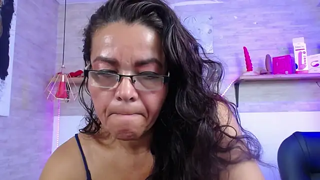 Snapshot of MaturePure chatting on October 15, 2025, 1:06 am MaturePure online show from October 15, 2025, 1:06 am