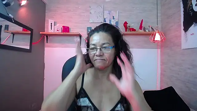 Snapshot of MaturePure chatting on October 22, 2025, 11:26 pm MaturePure online show from October 22, 2025, 11:26 pm