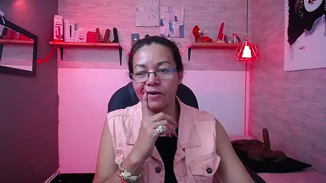 Snapshot of MaturePure chatting on October 26, 2025, 8:37 pm MaturePure online show from October 26, 2025, 8:37 pm