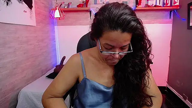 Snapshot of MaturePure chatting on November 4, 2025, 10:42 pm MaturePure online show from November 4, 2025, 10:42 pm