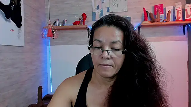 Snapshot of MaturePure chatting on November 7, 2025, 9:48 pm MaturePure online show from November 7, 2025, 9:48 pm