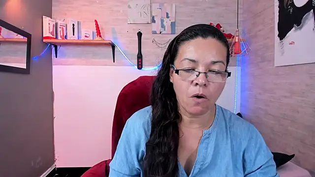 Snapshot of MaturePure chatting on December 2, 2025, 7:42 pm MaturePure online show from December 2, 2025, 7:42 pm