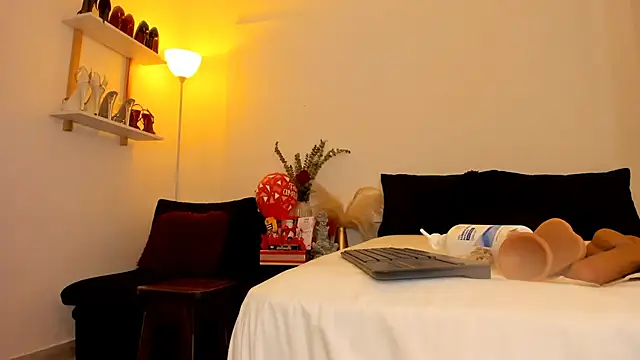 Snapshot of leslie_k chatting on February 13, 2025, 4:43 am leslie k online show from February 13, 2025, 4:43 am