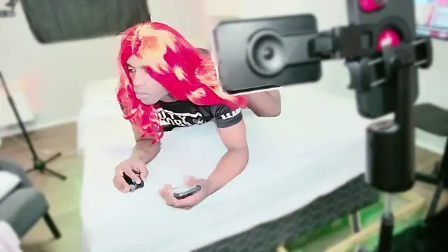 Snapshot of THICKwithDICKK chatting on February 25, 2025, 7:36 pm THICKwithDICKK online show from February 25, 2025, 7:36 pm