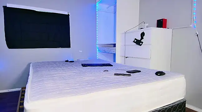 Snapshot of THICKwithDICKK chatting on March 8, 2025, 1:28 am THICKwithDICKK online show from March 8, 2025, 1:28 am