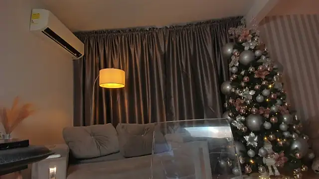 HannaByron online show from December 12, 2024, 5:10 am