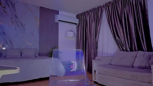 HannaByron online show from November 21, 2025, 2:21 am