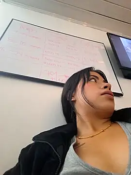 Snapshot of sylvana_19 chatting on September 11, 2025, 4:07 pm sylvana 19 online show from September 11, 2025, 4:07 pm