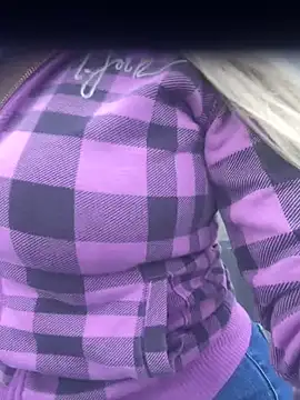 Snapshot of nicole_valencia_ chatting on February 15, 2025, 8:43 pm nicole valencia online show from February 15, 2025, 8:43 pm