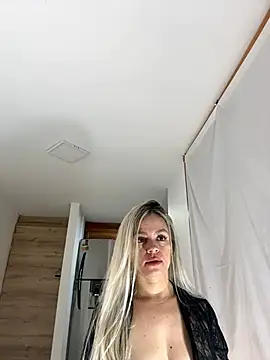 Snapshot of nicole_valencia_ chatting on February 16, 2025, 9:15 am nicole valencia online show from February 16, 2025, 9:15 am