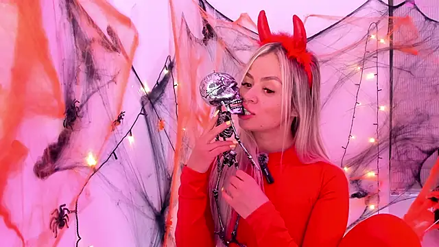 Snapshot of nicole_valencia_ chatting on October 27, 2025, 10:52 am nicole valencia online show from October 27, 2025, 10:52 am