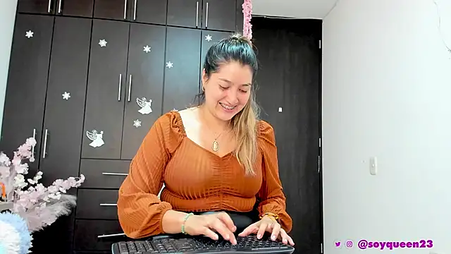 Snapshot of Soyqueen chatting on January 31, 2025, 5:30 am Soyqueen online show from January 31, 2025, 5:30 am