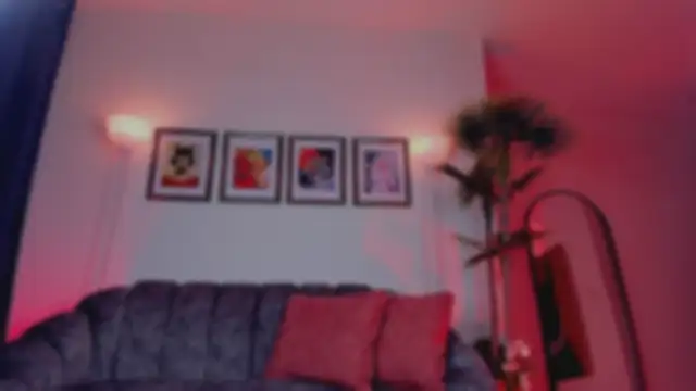 Taylor  foxxx online show from September 30, 2025, 5:12 am