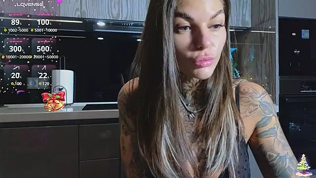 Snapshot of tattooedBabyy chatting on January 2, 2025, 11:52 am tattooedBabyy online show from January 2, 2025, 11:52 am