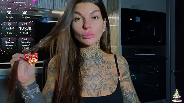 Snapshot of tattooedBabyy chatting on January 10, 2025, 11:22 am tattooedBabyy online show from January 10, 2025, 11:22 am